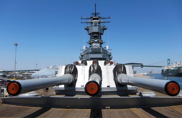 USS Iowa San Pedro