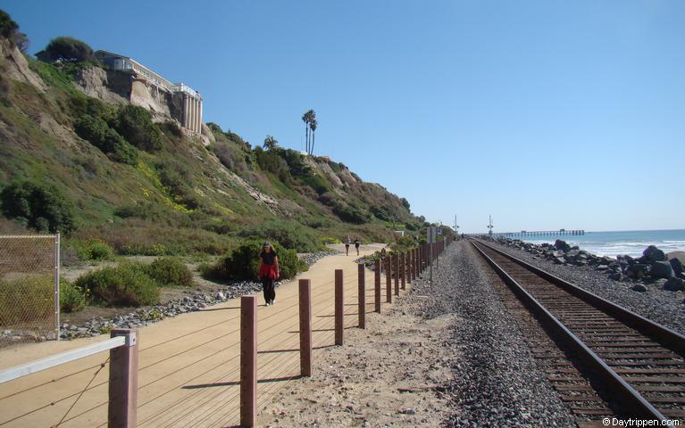 train-tracks-san-clemente-beach-trail